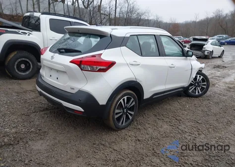 2020 Nissan Kicks Sr Xtronic Cvt z USA, uszkodzony, nr VIN 3N1CP5DV6LL533850